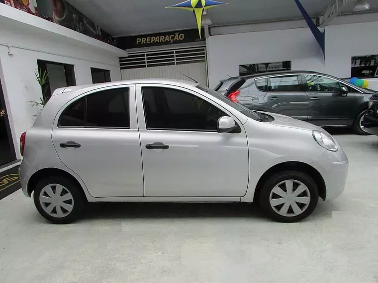 Nissan March Prata 2