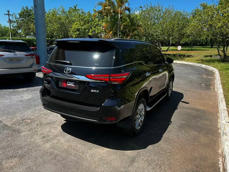 Toyota Hilux SW4 Preto 12