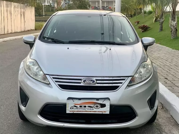 Ford Fiesta Prata 14