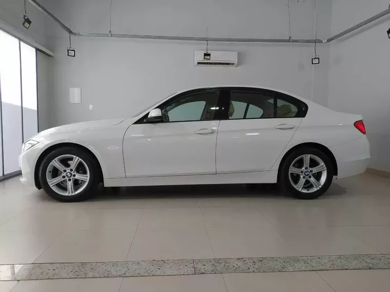 BMW 320i Branco 15