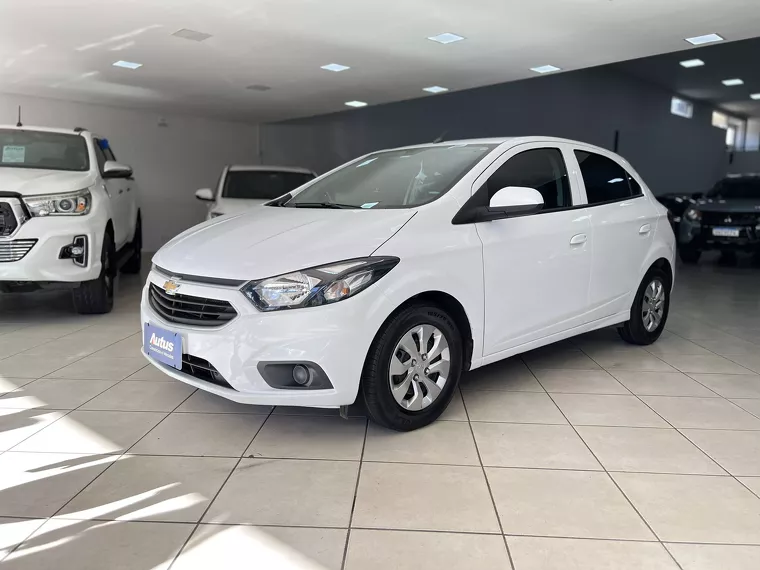 Chevrolet Onix Branco 4