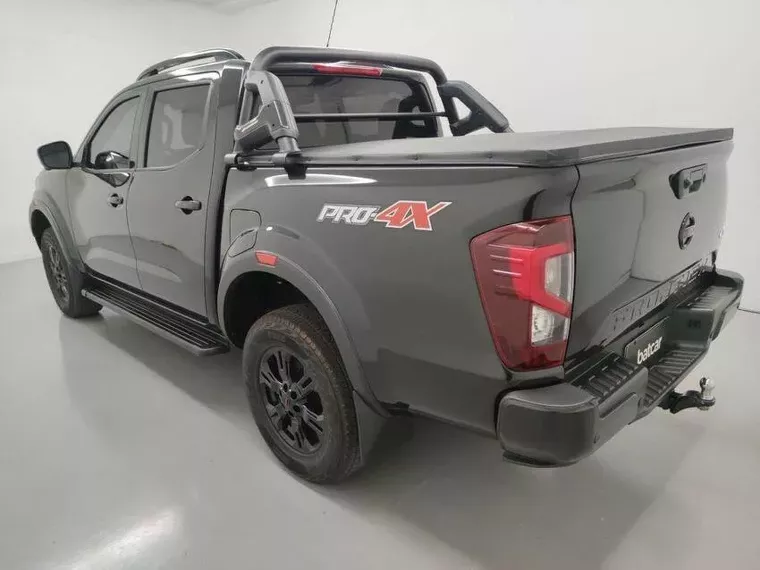 Nissan Frontier Preto 20