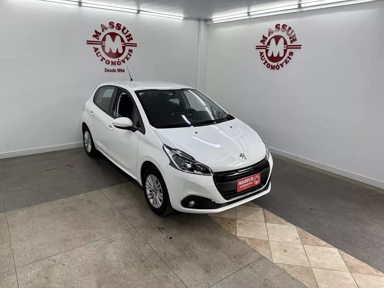 Peugeot 208 Branco 19