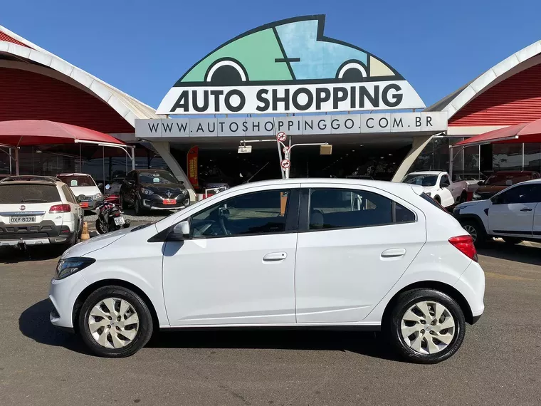 Chevrolet Onix Branco 2