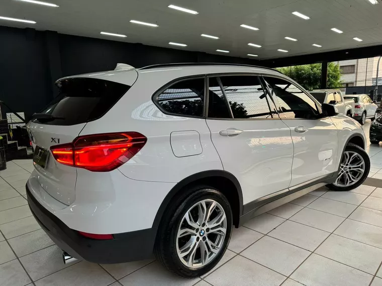 BMW X1 Branco 8