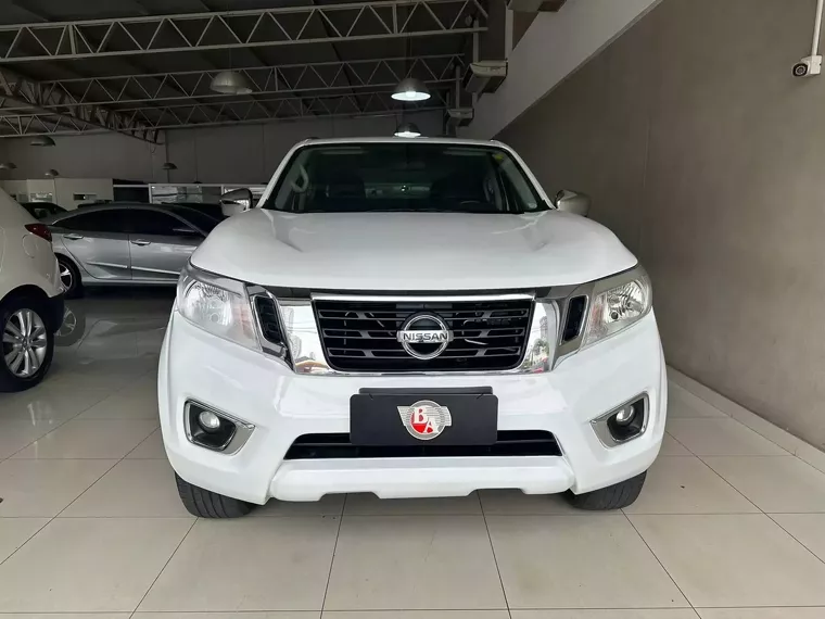 Nissan Frontier Branco 8