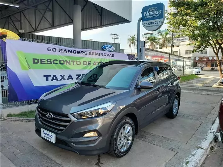 Hyundai Tucson Cinza 1