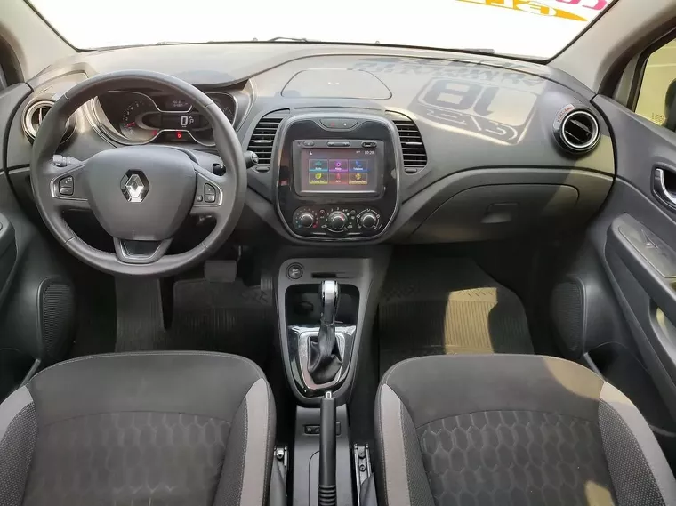 Renault Captur Prata 10