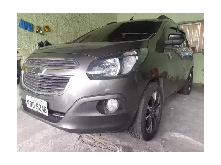 Chevrolet Spin Cinza 3