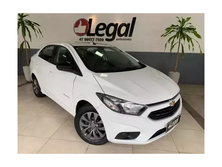 Chevrolet Prisma Branco 4