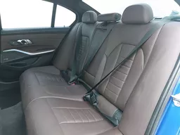 BMW 320i