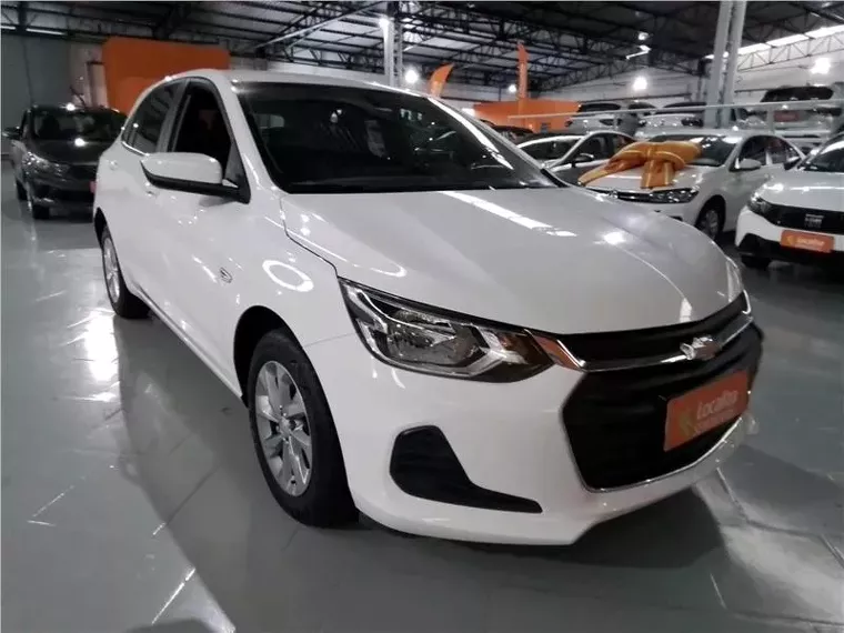 Chevrolet Onix Branco 3