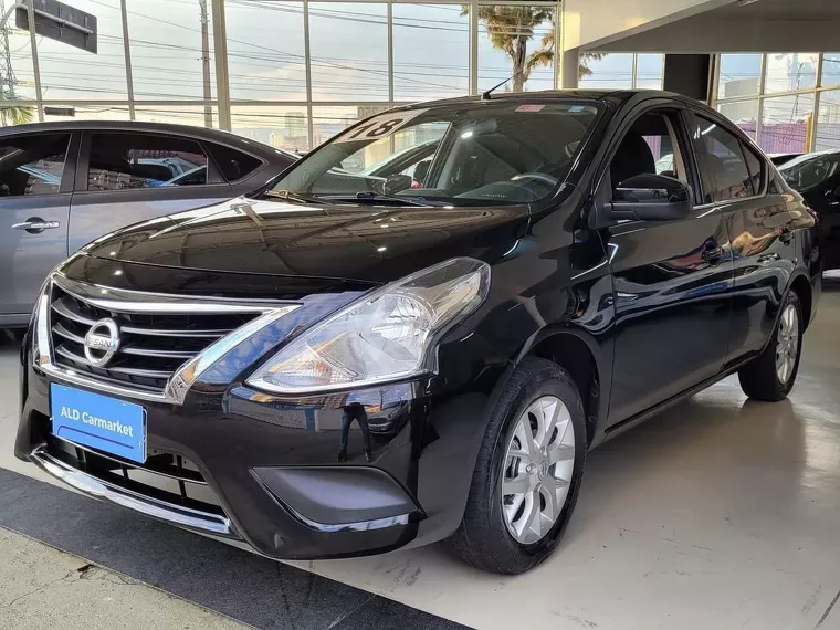 Nissan Versa Preto 1