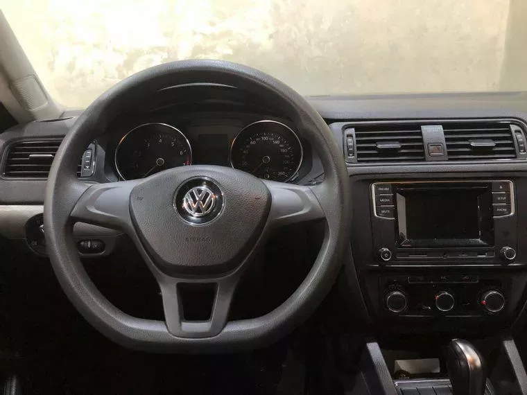 Volkswagen Jetta Cinza 13