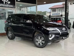 Toyota Hilux SW4