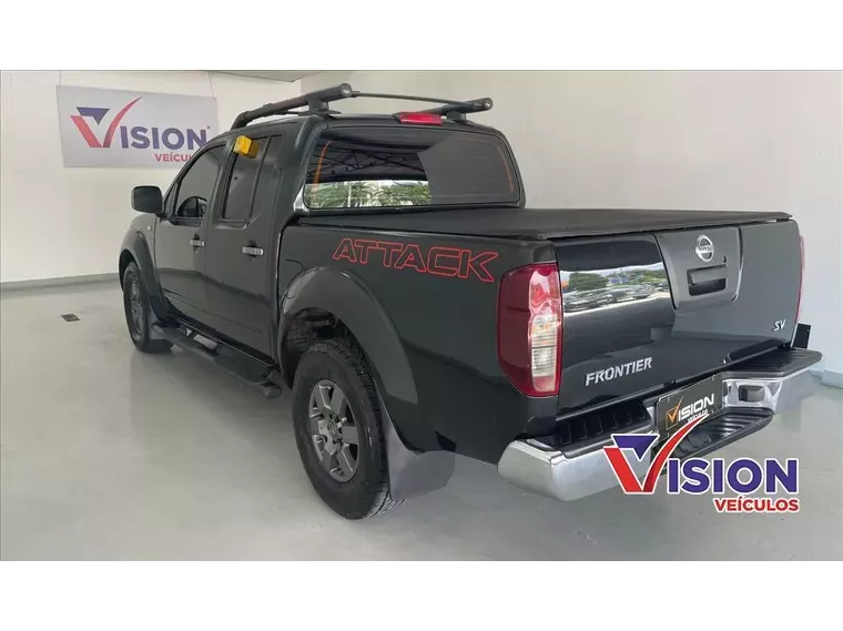 Nissan Frontier Preto 11