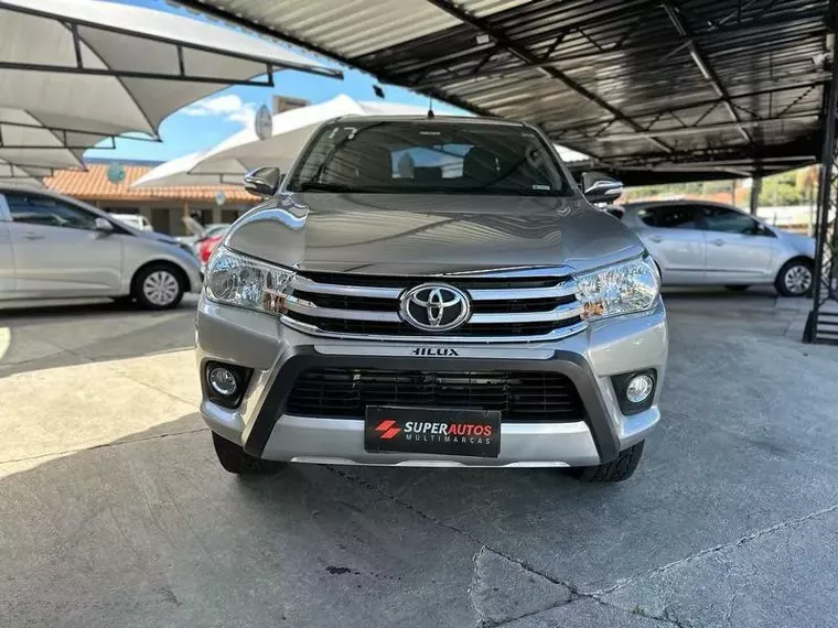 Toyota Hilux Prata 9