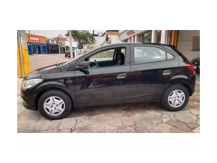 Chevrolet Onix Preto 7