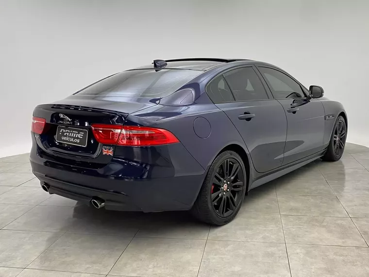 Jaguar XE Azul 6