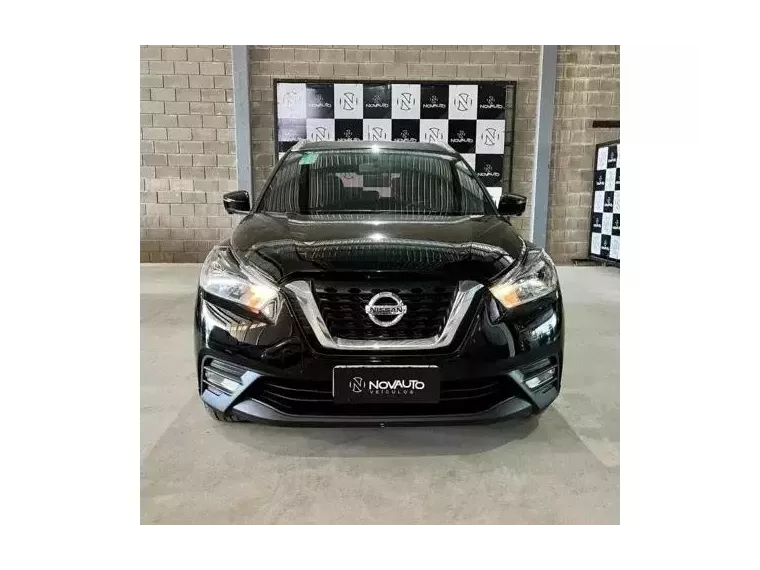 Nissan Kicks Preto 1