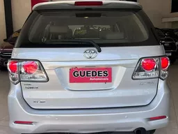 Toyota Hilux SW4