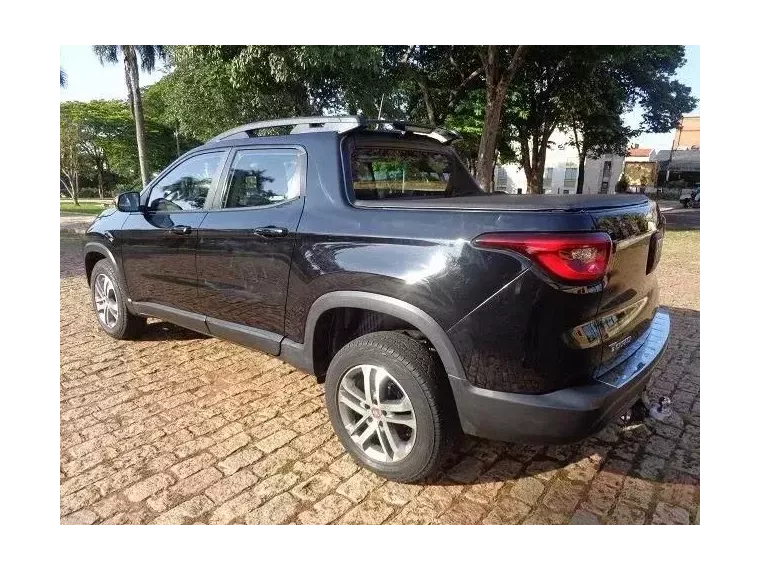 Fiat Toro Preto 4