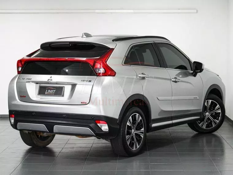 Mitsubishi Eclipse Cross Prata 13