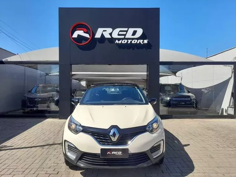 Renault Captur Bege 16