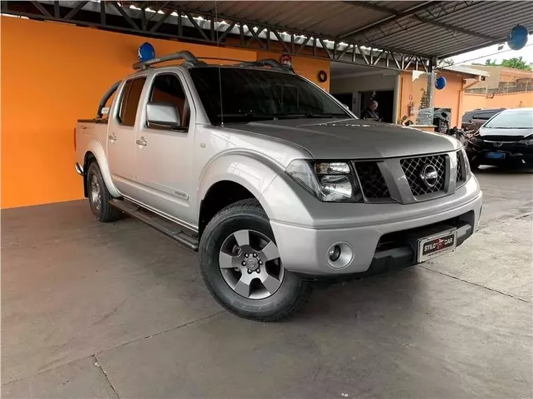 Nissan Frontier Prata 5