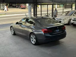 BMW 320i