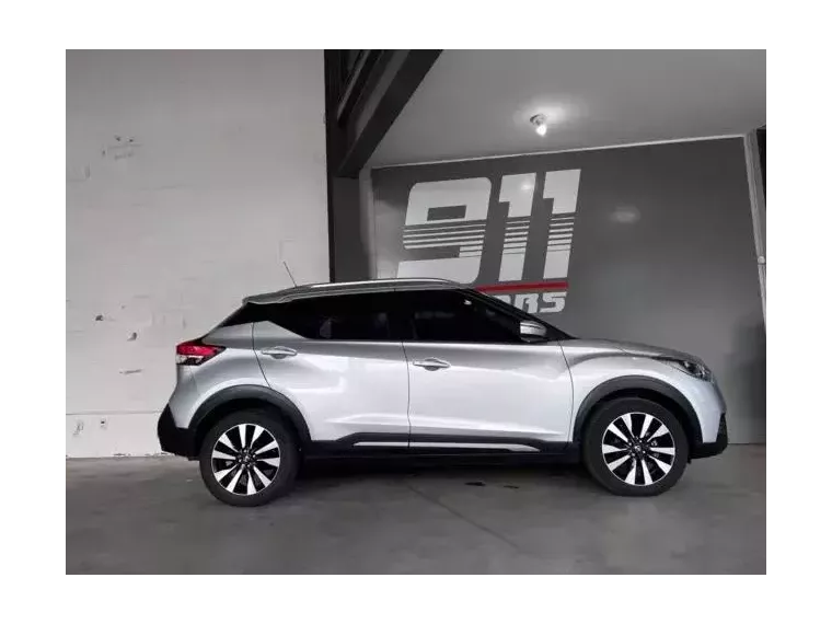 Nissan Kicks Prata 5