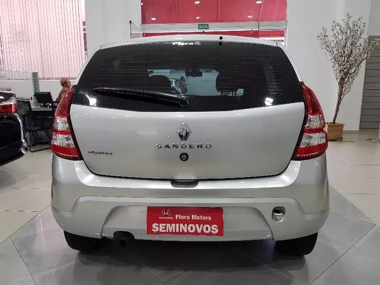 Renault Sandero Prata 26