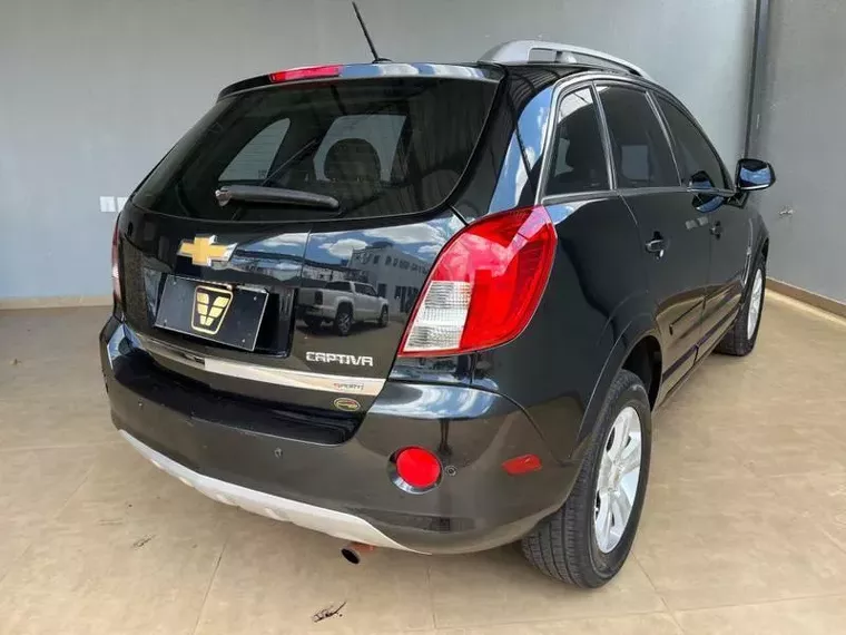 Chevrolet Captiva Preto 2