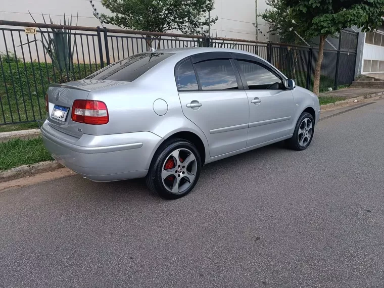 Volkswagen Polo Sedan Prata 5