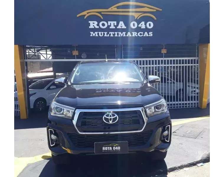 Toyota Hilux Preto 16