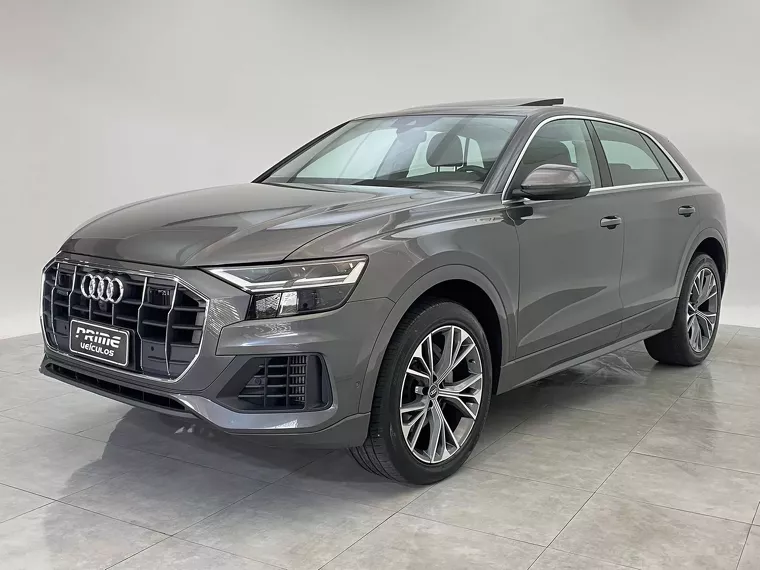 Audi Q8 Cinza 4