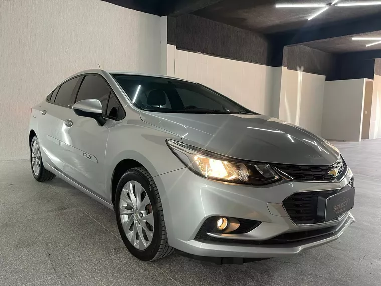 Chevrolet Cruze Prata 4