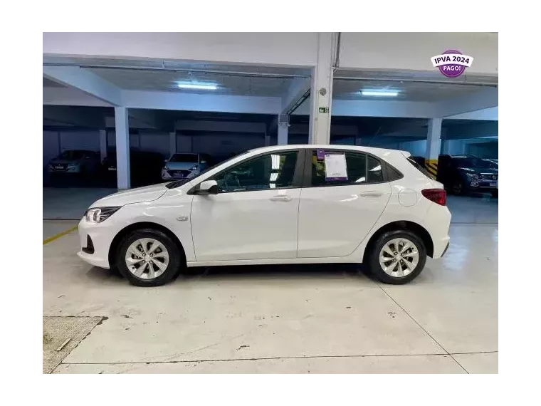 Chevrolet Onix Branco 4