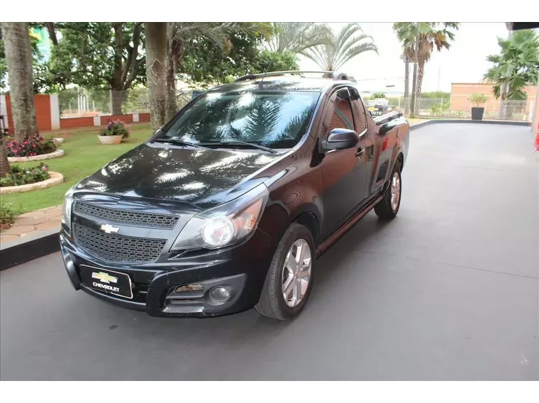 Chevrolet Montana Preto 6