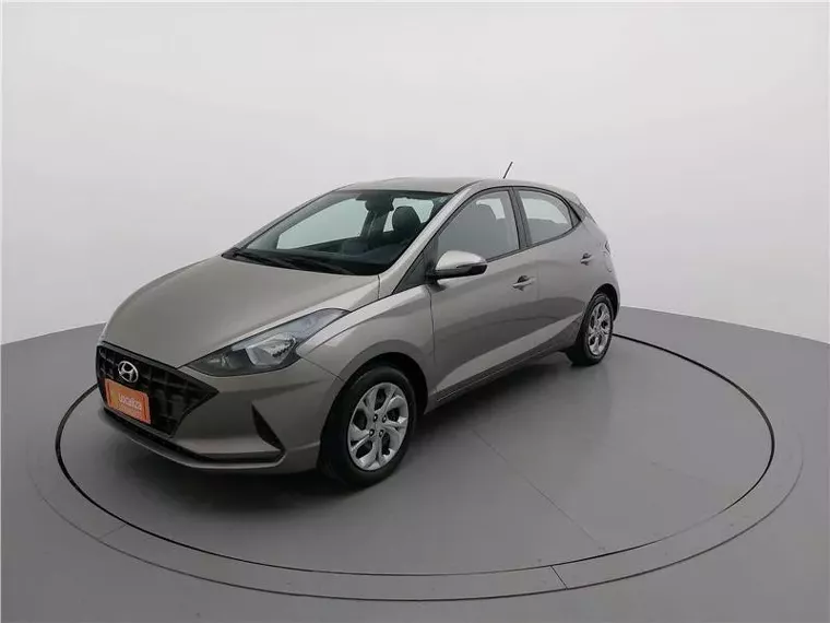 Hyundai HB20 Prata 13