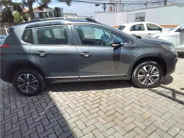 Peugeot 2008 Cinza 9