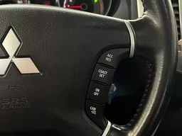 Mitsubishi Pajero Full