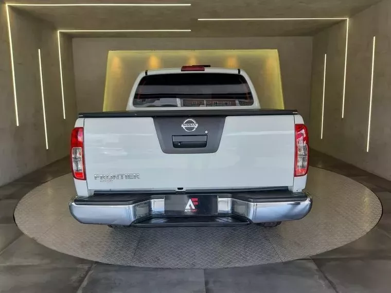 Nissan Frontier Branco 12