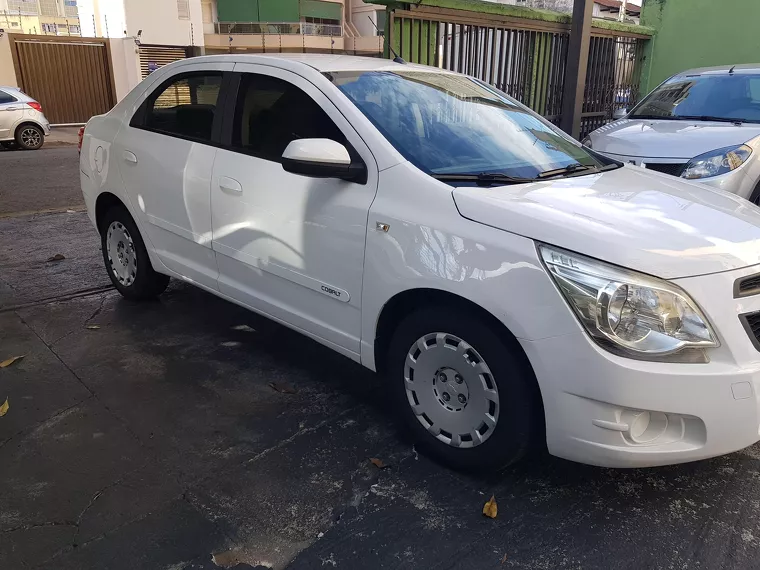 Chevrolet Cobalt Branco 9