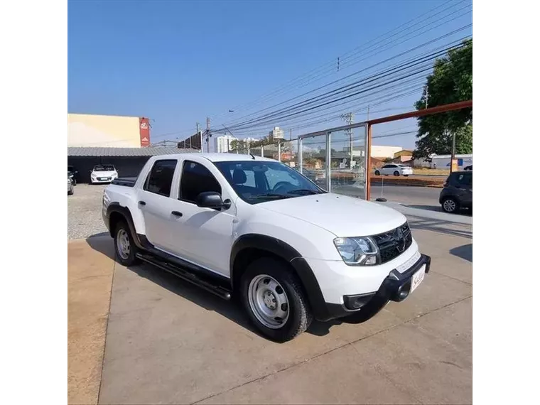 Renault Duster Oroch Branco 11