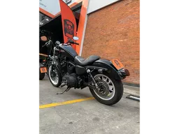 XL 883