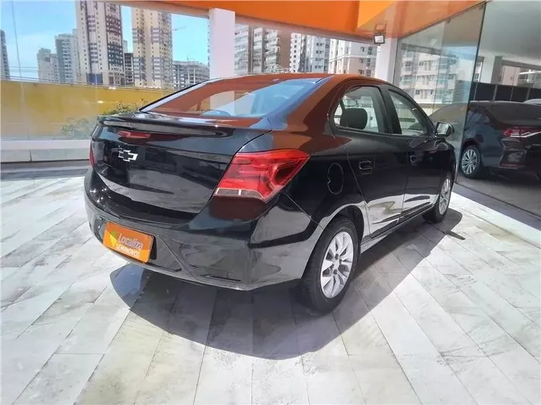 Chevrolet Onix Preto 9