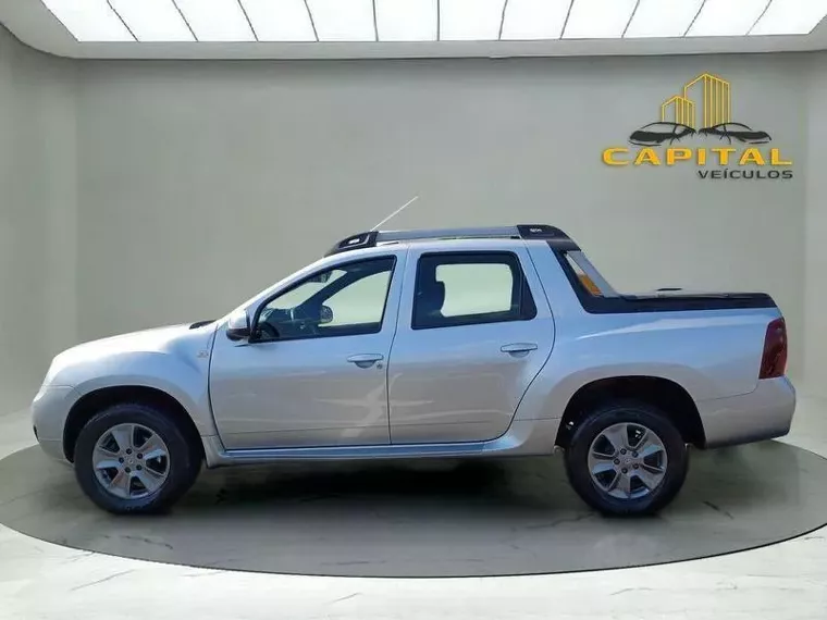 Renault Duster Oroch Prata 3