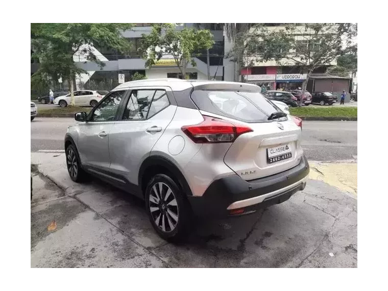 Nissan Kicks Prata 6