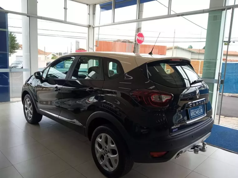 Renault Captur Preto 6